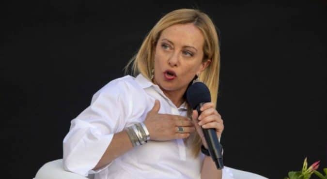 Pravda contro Giorgia Meloni: il quotidiano russo online attacca la leader di Fratelli d’Italia