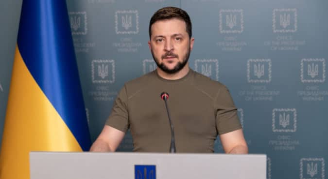 Guerra in Ucraina, Kiev usa i droni in Crimea per colpire il nemico. Zelensky: “Mercoledì, per la festa dell’Indipendenza, temo attacchi terribili dalla Russia”