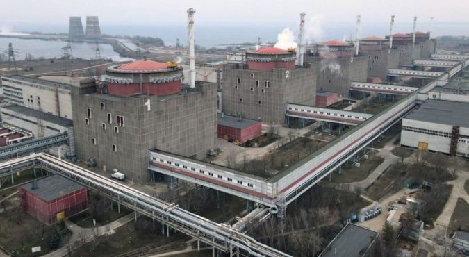Bombe sulla centrale di Zaporizhzhia. Mosca accusa Kiev