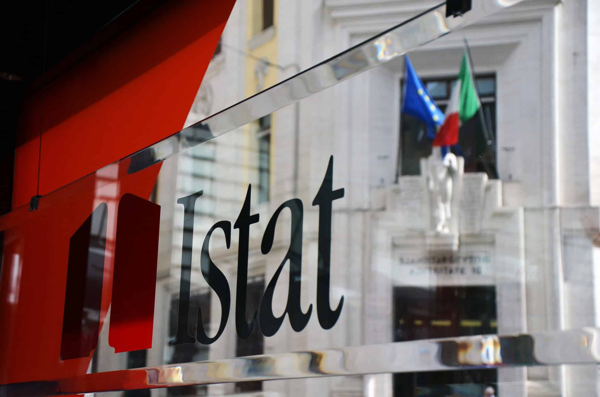 Istat, l’occupazione a giugno sale al 60,1%: i dati rivelano un record storico dal 1977