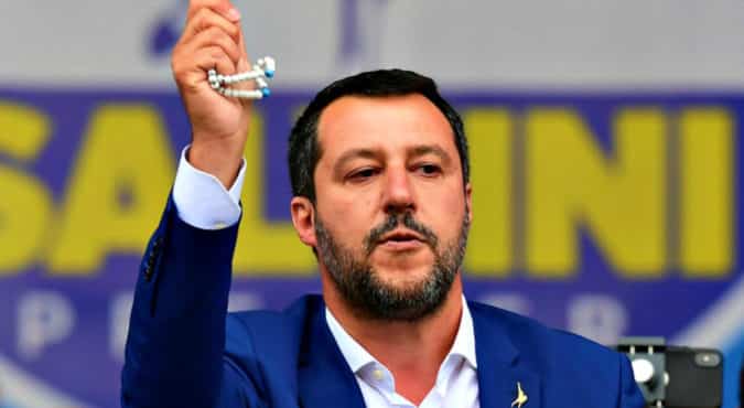 Salvini brucia sul tempo Meloni e Berlusconi: presentate le liste della Lega