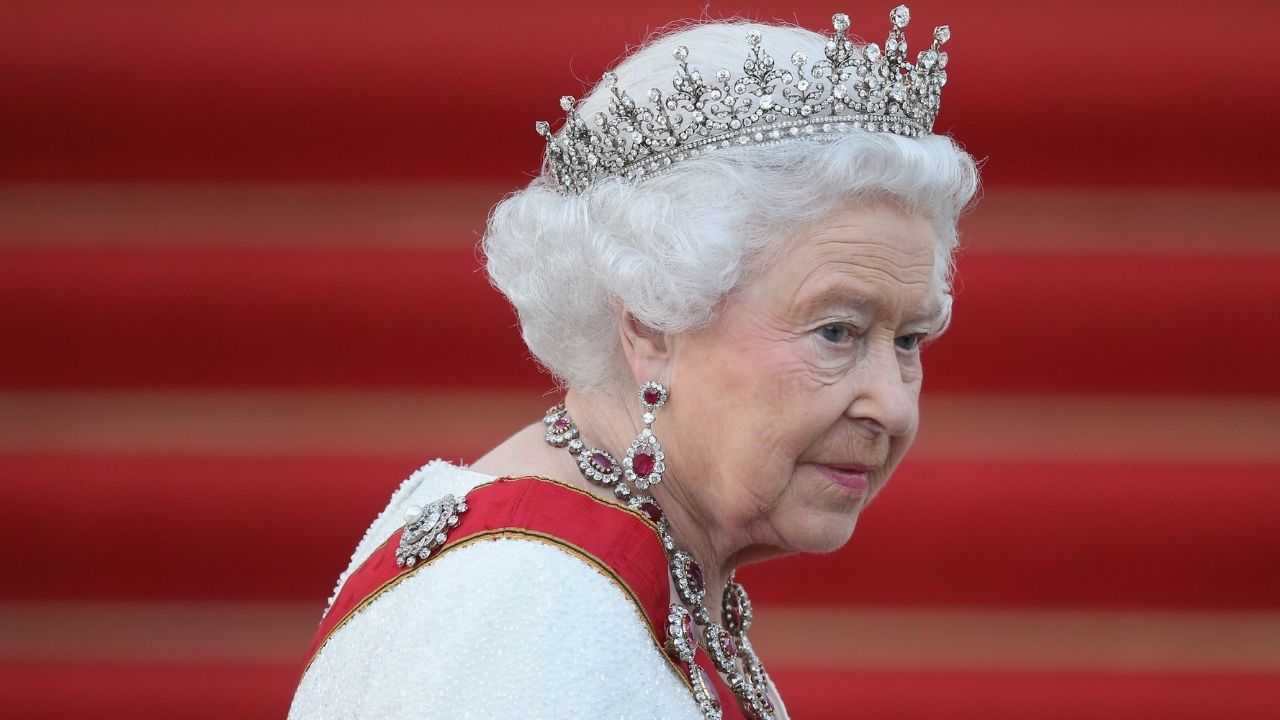 London Bridge, il piano in caso di morte della Regina Elisabetta: in cosa consistono i protocolli speciali