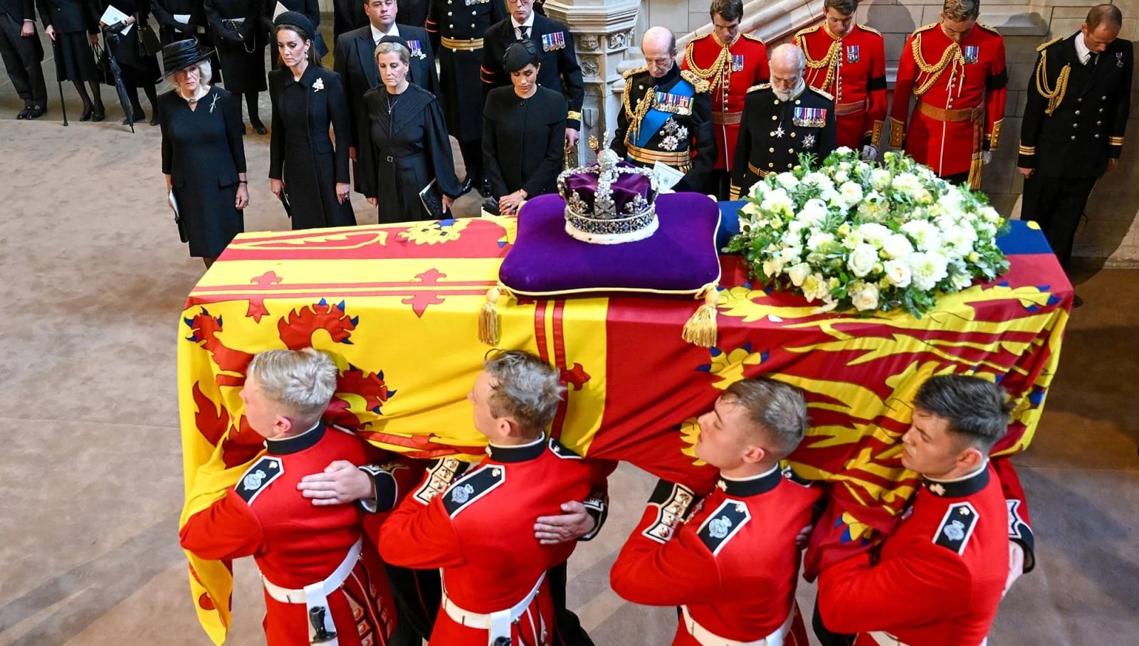 Oggi a Londra i funerali della Regina Elisabetta