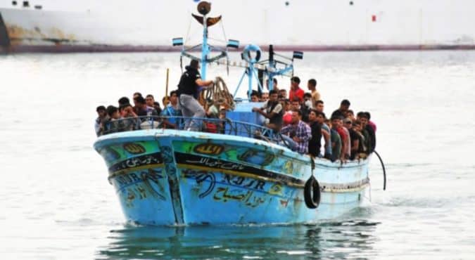 Migranti, sbarchi continuano a Lampedusa così come i morti in mare: hotspot in emergenza