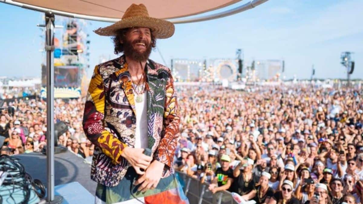 Jova Beach Party a Viareggio: programma, orari, ospiti, scaletta delle canzoni e le polemiche sull’evento