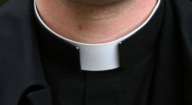 Pisa, parroco sospeso dal vescovo: accusato di molestie sui minori
