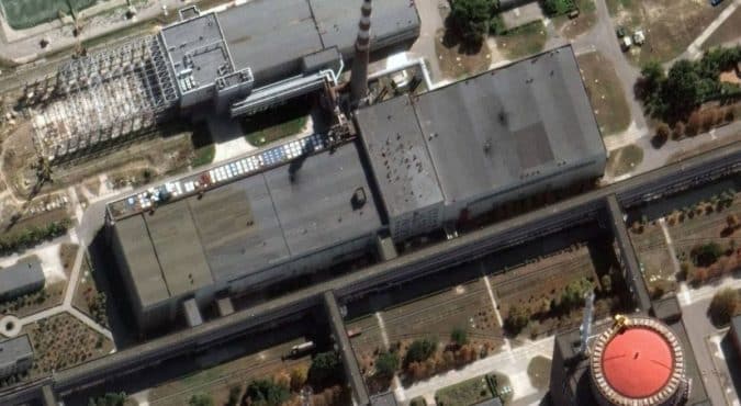 Zaporizhzhia, gli ispettori dell’Aiea controllano ancora la centrale. La Russia lancia minacce agli Stati Uniti