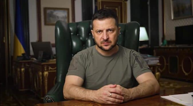 Ucraina, Zelensky annuncia di aver ripreso terreno sull’esercito russo. Videomessaggio per la morte della Regina Elisabetta