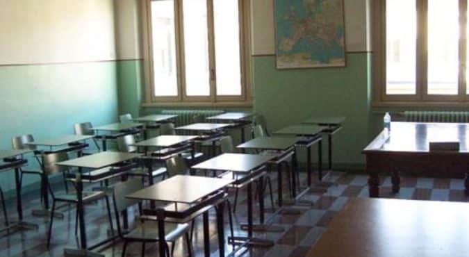 Scuole senza riscaldamento a Roma, l’Associazione presidi denuncia la presenza di decine di aule al gelo. Ma Campidoglio e Città Metropolitana negano