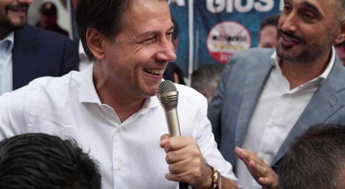 Conte ad Avellino respinge ogni possibile dialogo con il Pd di Letta. E attacca la legge elettorale che condanna l’Italia all’instabilità