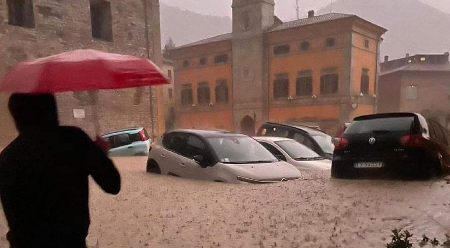 Bomba d’acqua causa morti e dispersi nelle Marche