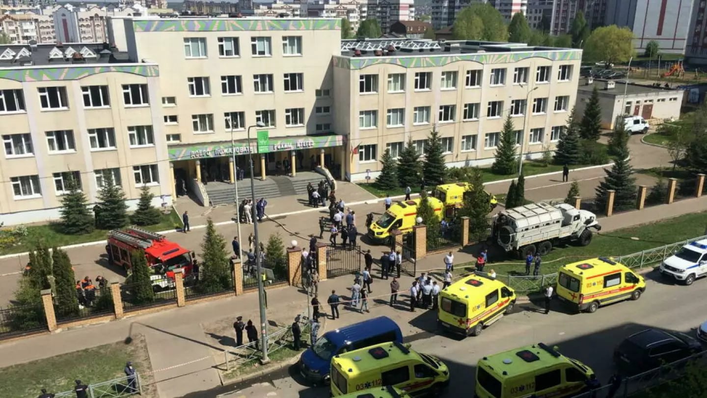 Sparatoria in una scuola in Russia: si contano almeno 13 morti e 21 feriti. Sette vittime sono bambini