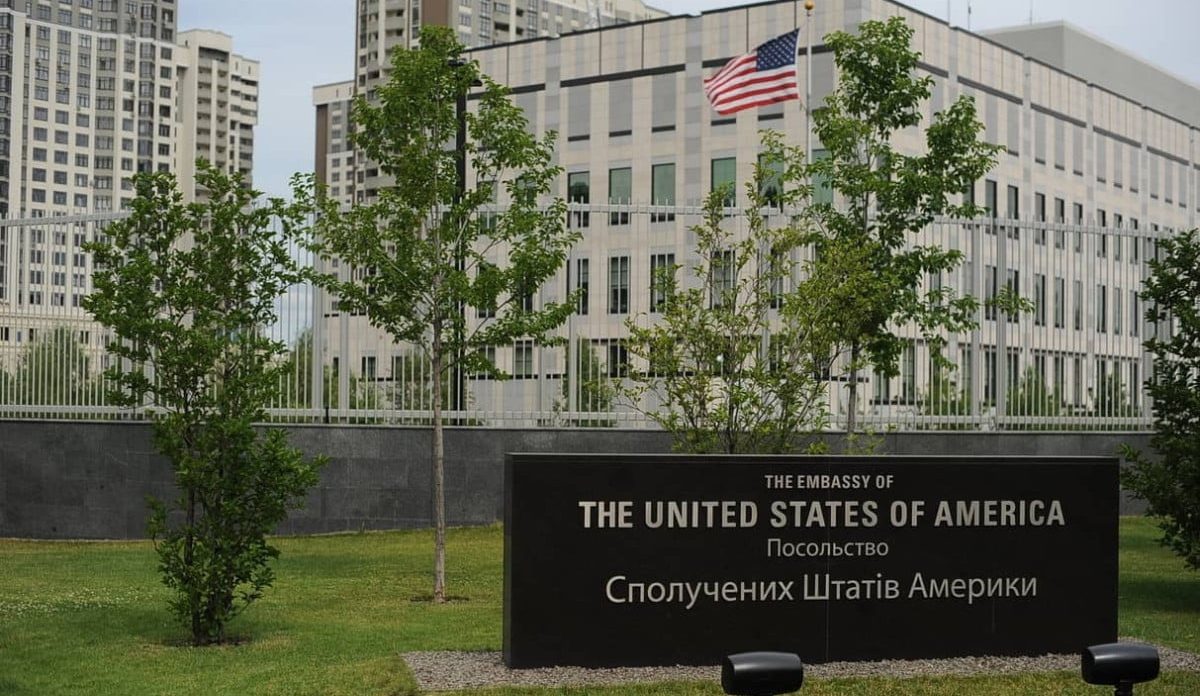 Allerta dell’Ambasciata Usa a Kiev: “Esortiamo gli americani a lasciare l’Ucraina ora”