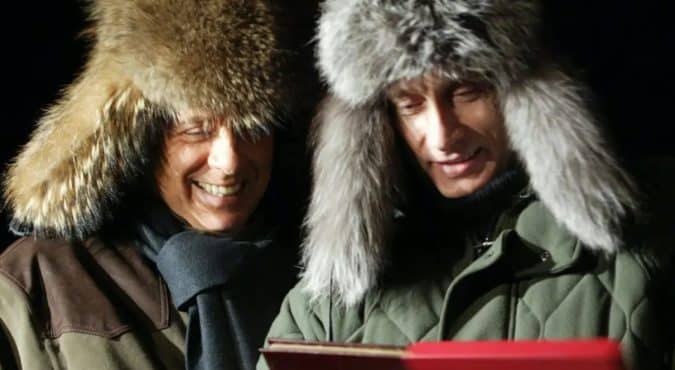 Patto della vodka tra Silvio e Putin. Bestiario di Governo senza freni
