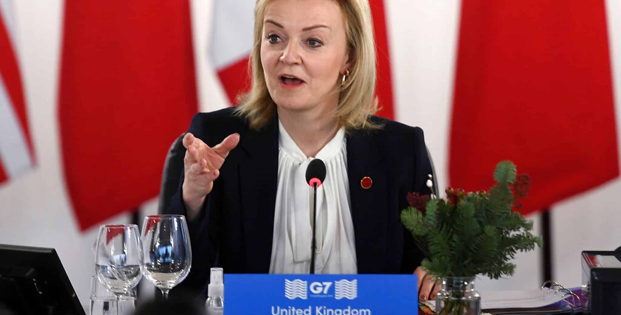 Gran Bretagna, la premier Liz Truss si dimette: il governo ha perso la maggioranza