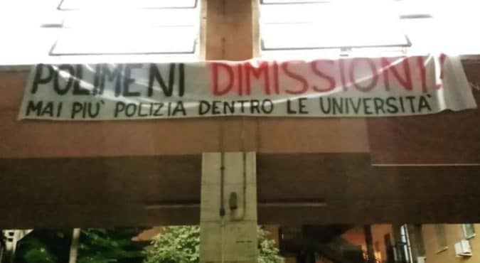 Roma, Sapienza occupata: dopo le cariche della polizia gli studenti non si arrendono