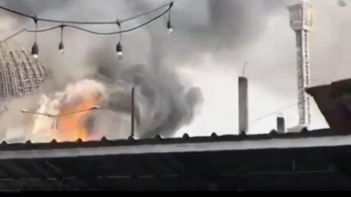 Giacarta, Moschea: crollata la cupola a causa dello scoppio di un devastante incendio