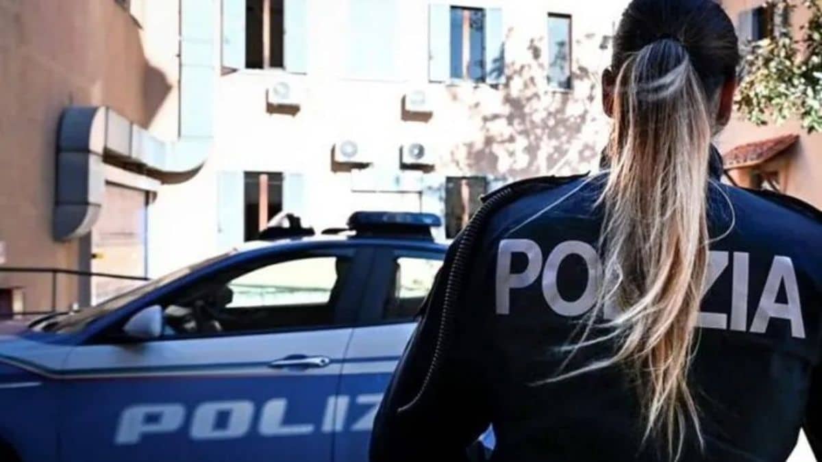 Napoli, poliziotta aggredita e violentata al porto: arrestato un 23enne