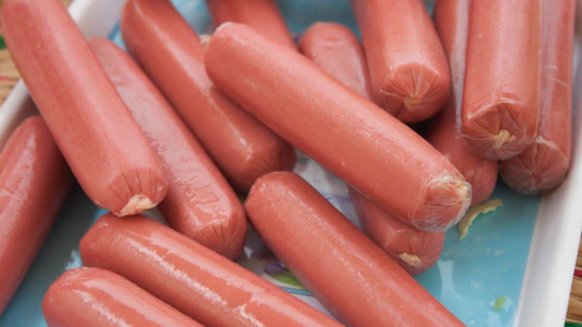 Listeria nei wurstel, un anziano li mangia e muore: quarto caso in Italia