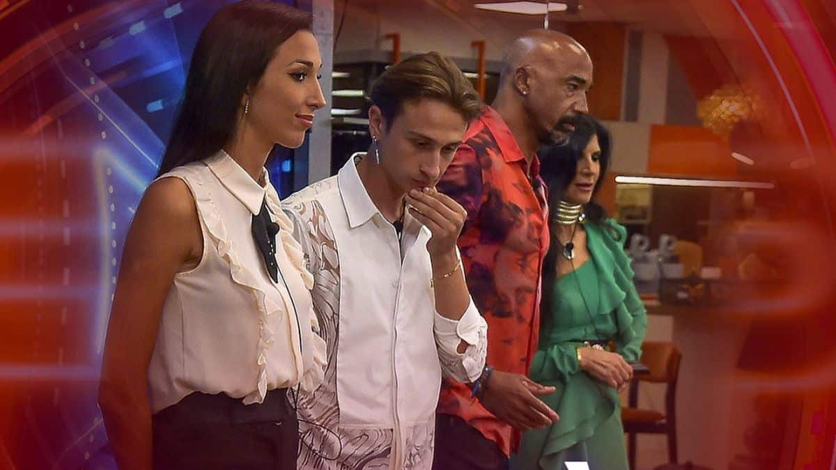 Grande Fratello Vip, puntata del 27 ottobre: anticipazioni e i concorrenti a rischio eliminazione