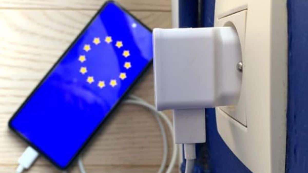 Caricabatteria unico, arriva l’approvazione dell’Unione Europea: dal 2024 obbligatorio per cellulari, tablet e fotocamere