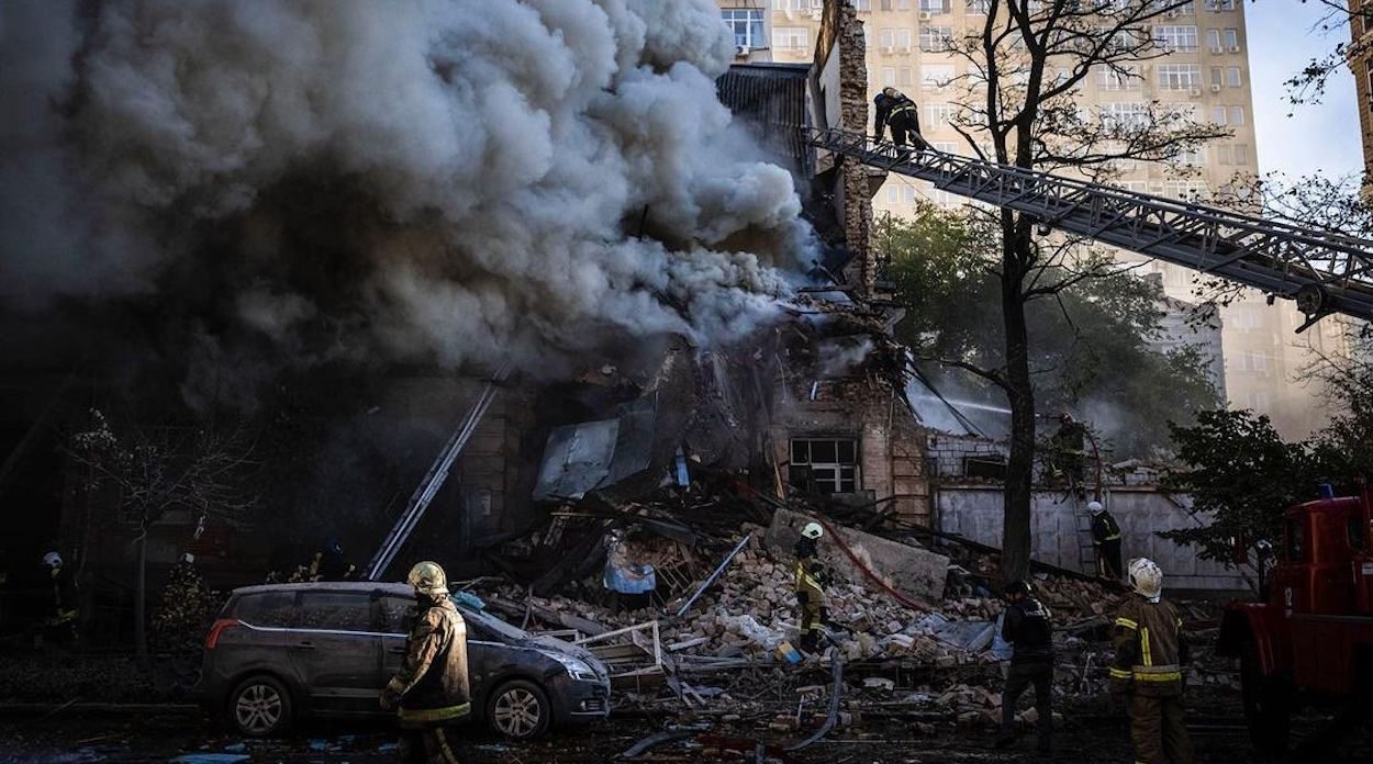 Ucraina ancora sotto attacco. Missili anche su Kiev