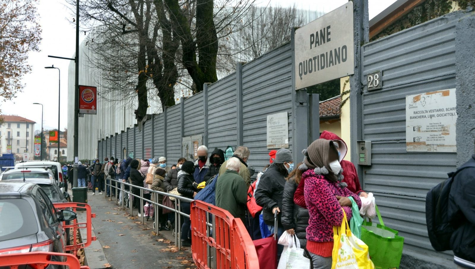 Alle Mense francescane lombarde in 10 mesi serviti 60mila pasti per i nuovi poveri