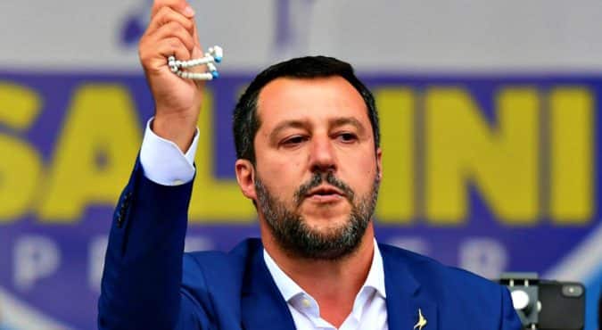 La minaccia del Comitato del Nord e della vecchia guardia della Lega a Salvini: “Senza un cambio di leadership andiamo al 2%”