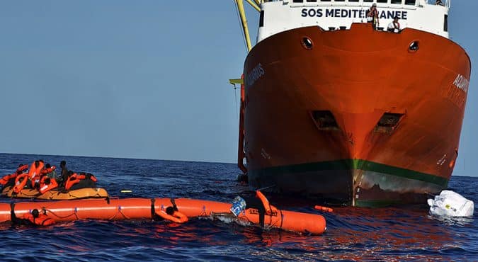 “Agevolare lo sbarco dei migranti è un dovere morale e legale”
