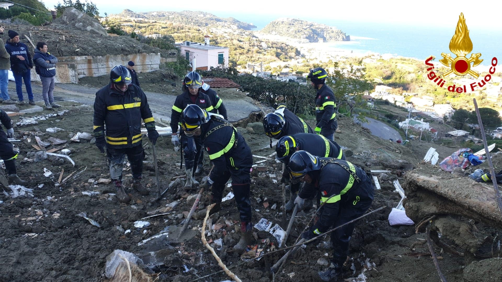 Salgono a sette le vittime dell’alluvione a Ischia: tra i morti, anche due bambini e un neonato. Il Governo dichiara lo stato di emergenza e stanzia 2 milioni