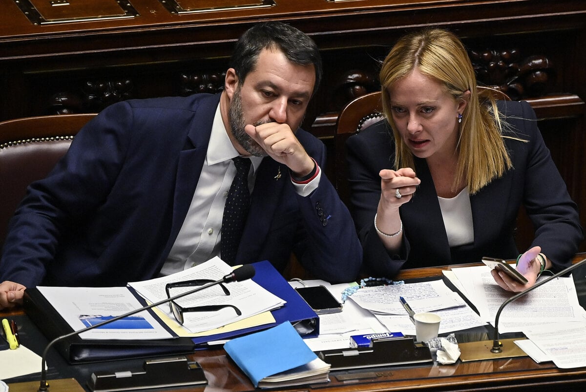 Lega e Fratelli d’Italia ai poli opposti. I dossier del Recovery plan su impianti idroelettrici e spiagge spaccano il Centrodestra