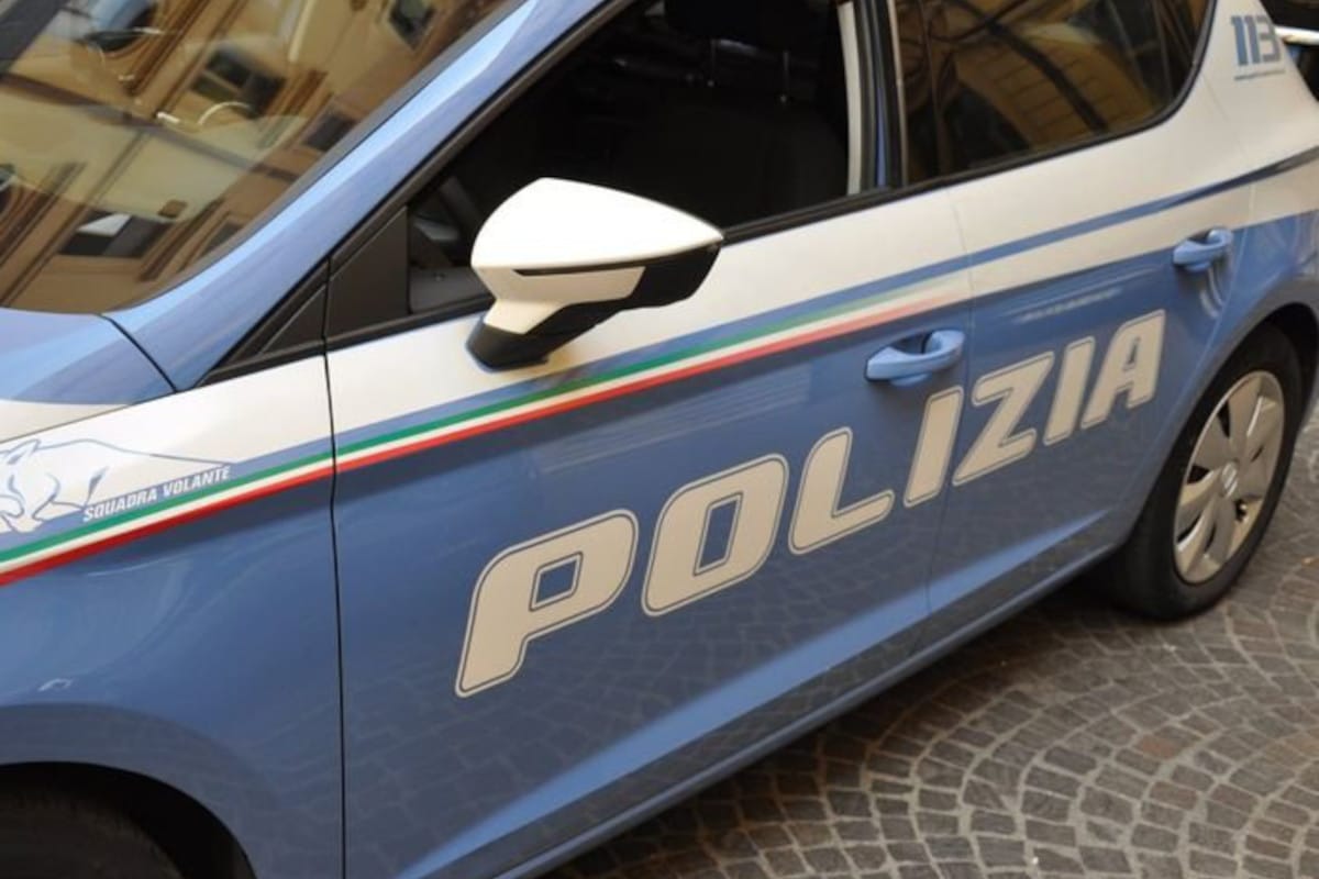 Roma, agguato per strada: un uomo gambizzato alla Magliana, è grave