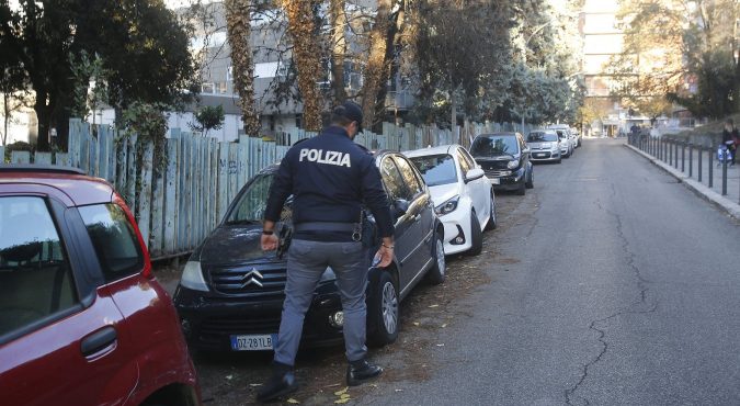 Studentesse americane violentate a Trastevere, arrestato un tassista di 34 anni. Il gip: “Azione premeditata”