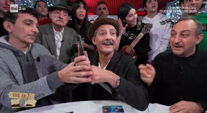 Dal Governo Draghi al Governo Meloni, bonus a pioggia in Italia. Fiorello smaschera il “business” delle agevolazioni