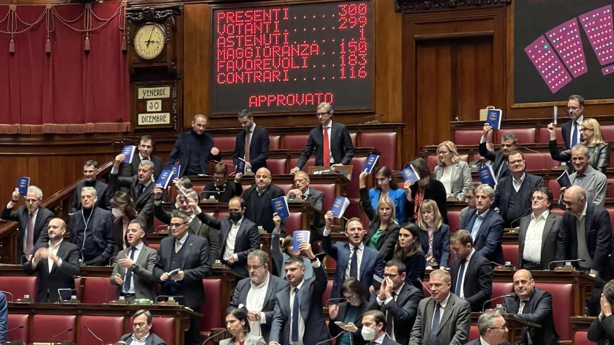 Decreto rave, via libera alla ghigliottina: multe e pene previste dal nuovo testo di legge