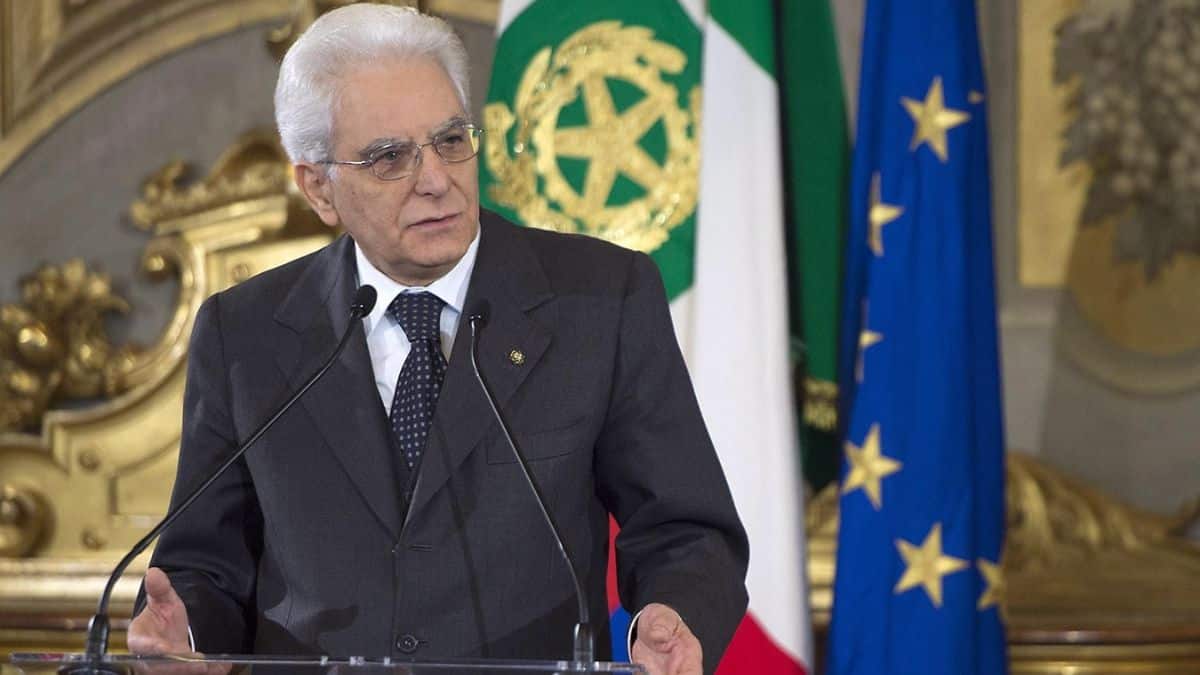 Iran, torture sui dissidenti detenuti. L’appello lanciato da Mattarella: “Al centro la dignità umana”