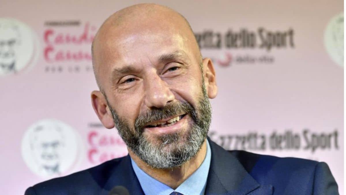 Gianluca Vialli ricoverato a Londra, le condizioni dell’ex attaccante di Sampdoria e Juve si sono aggravate. Il mondo del calcio è in fermento