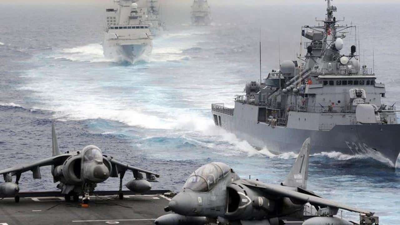Navi russe nel Mediterraneo: la flotta italiana ha ricevuto l’incarico di sorvegliarle