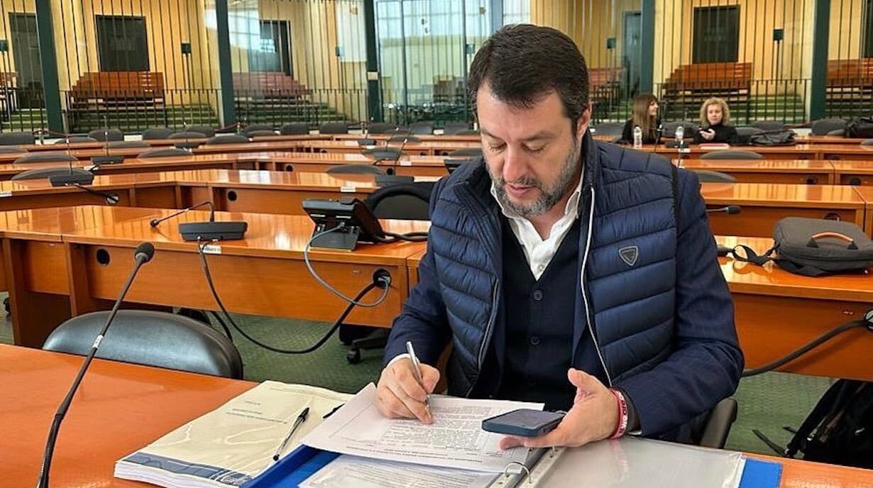 Processo Open Arms, nuova udienza a Palermo per Salvini. Il vicepremier: “Rischio 15 anni di carcere”