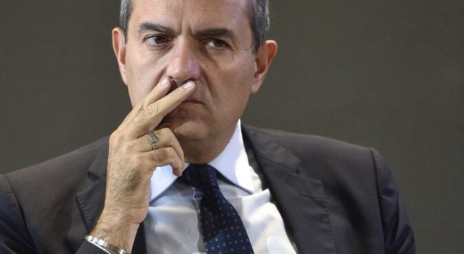 LUIGI DE MAGISTRIS