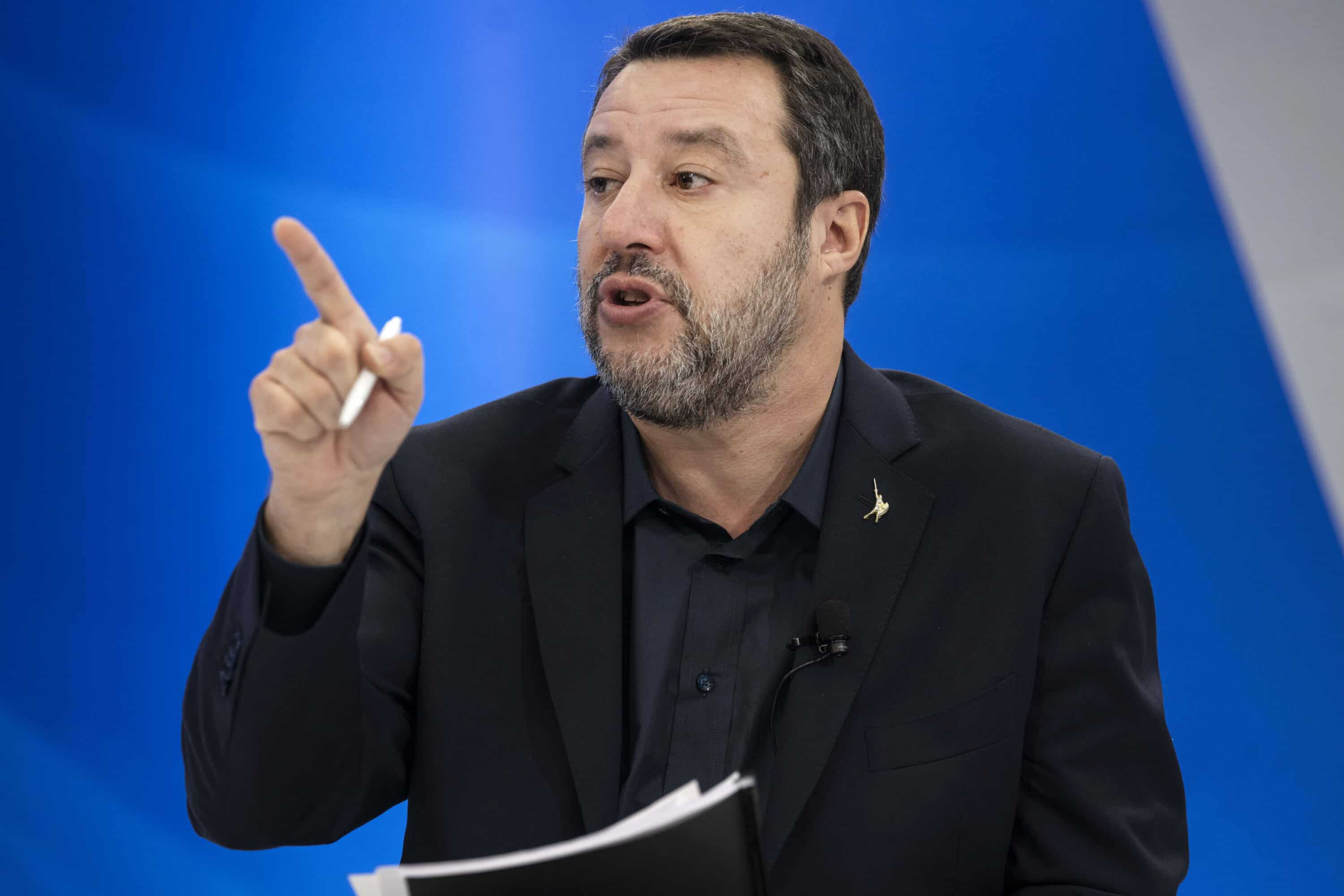 Salvini propone un piano per la sicurezza nelle stazioni, previste centinaia di assunzioni