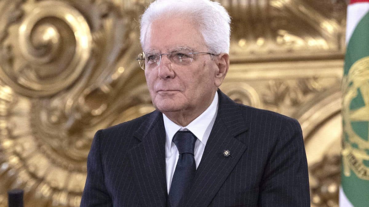 Decreto carburanti, la firma di Mattarella. Oggi in Gazzetta, da domani in vigore