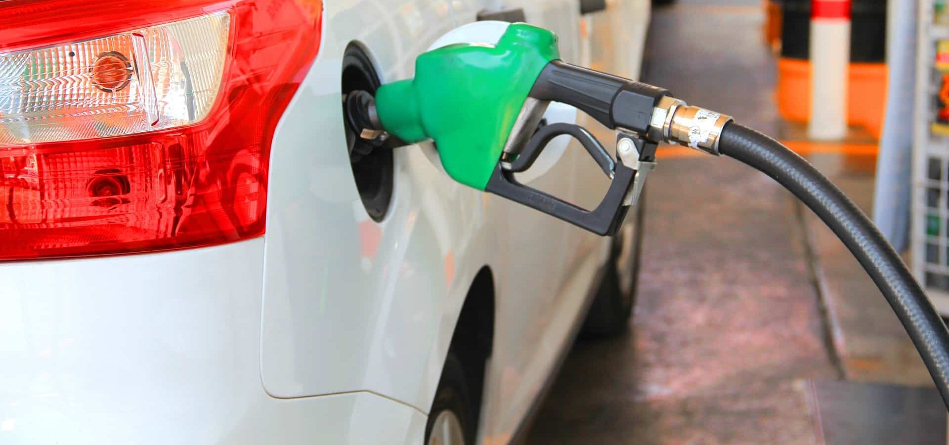 Bonus benzina, in arrivo il decreto: a chi andrà, come funziona e a quanto ammonta lo sconto sui carburanti