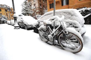Ondata di gelo sull’Italia da domenica 5 febbraio. Il maltempo travolgerà la Penisola con una settimana di freddo, nubifragi e neve anche in pianura
