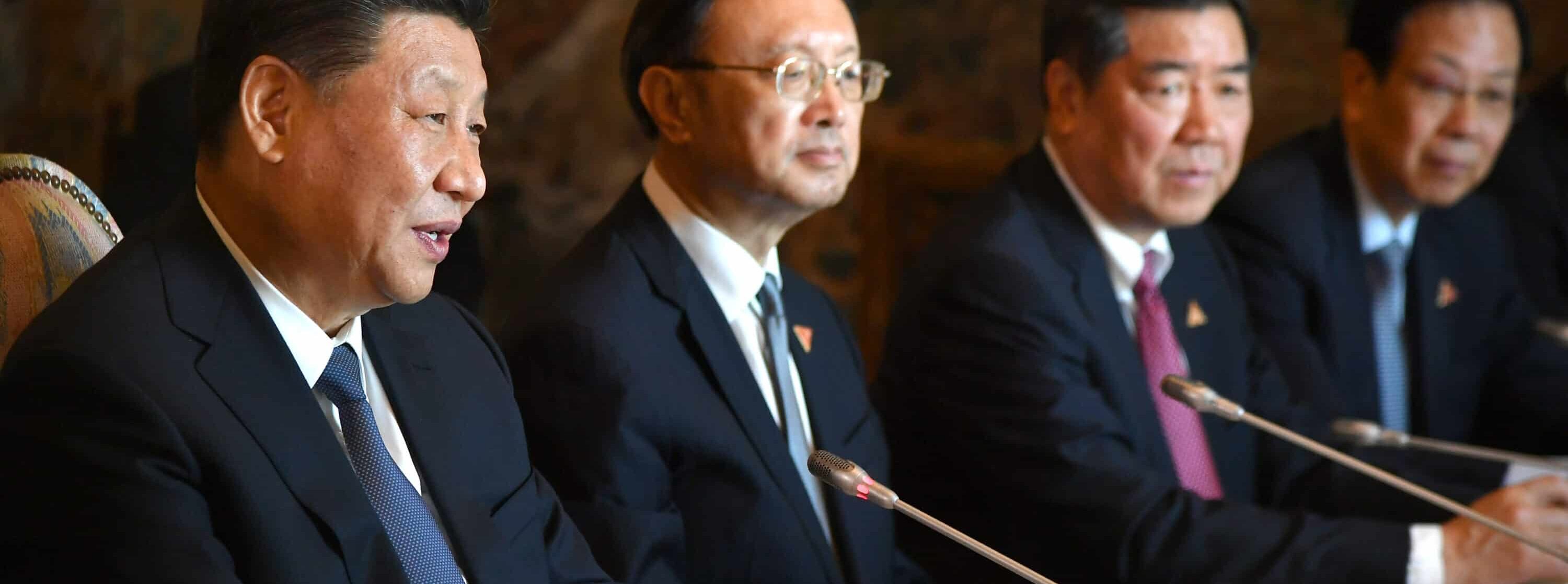 La Cina accerchia e spaventa Taiwan: “Disponibili a una riunificazione pacifica, ma in caso contrario siamo pronti a usare la forza”