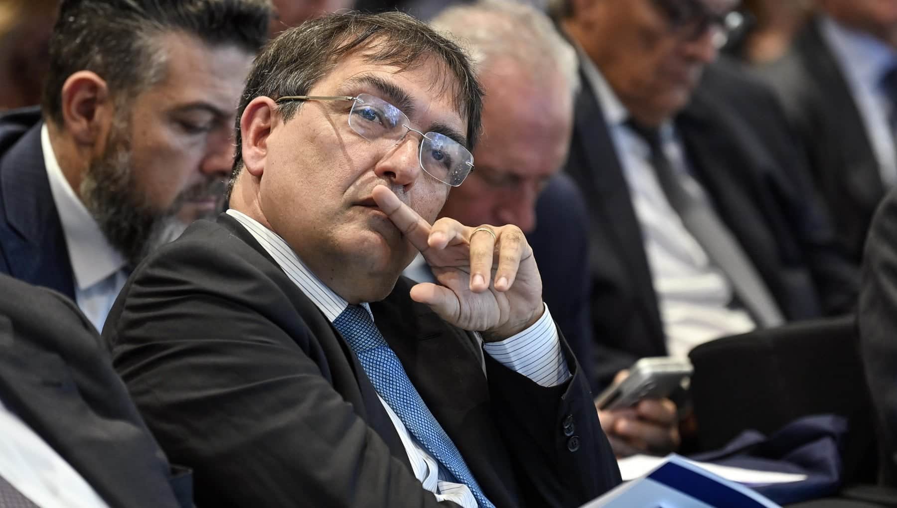 All’Agcom si piange miseria. Ma ha 350 dipendenti strapagati
