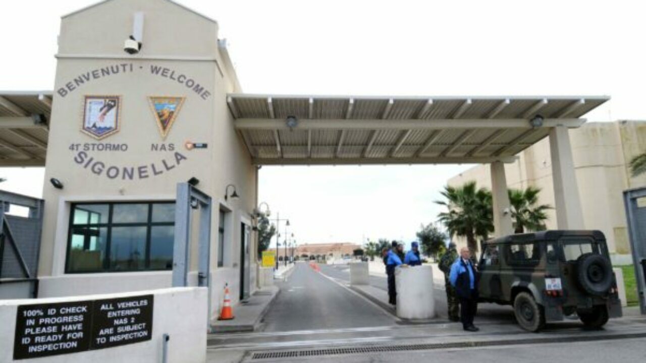 Gli Usa rifornisco armi a Israele utilizzando come hub la base di Sigonella