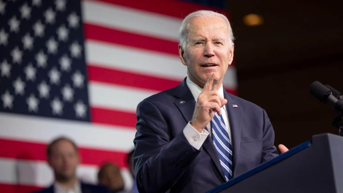 La sfida per le presidenziali Usa si accende, Biden attacca Trump: “Pericolo per la democrazia, è sottomesso a Putin”