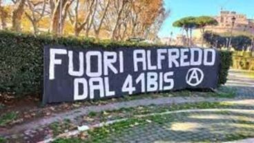 Caso Cospito, manifestazioni di gruppi anarchici organizzati a Milano, Roma e Napoli: massima allerta nelle piazze