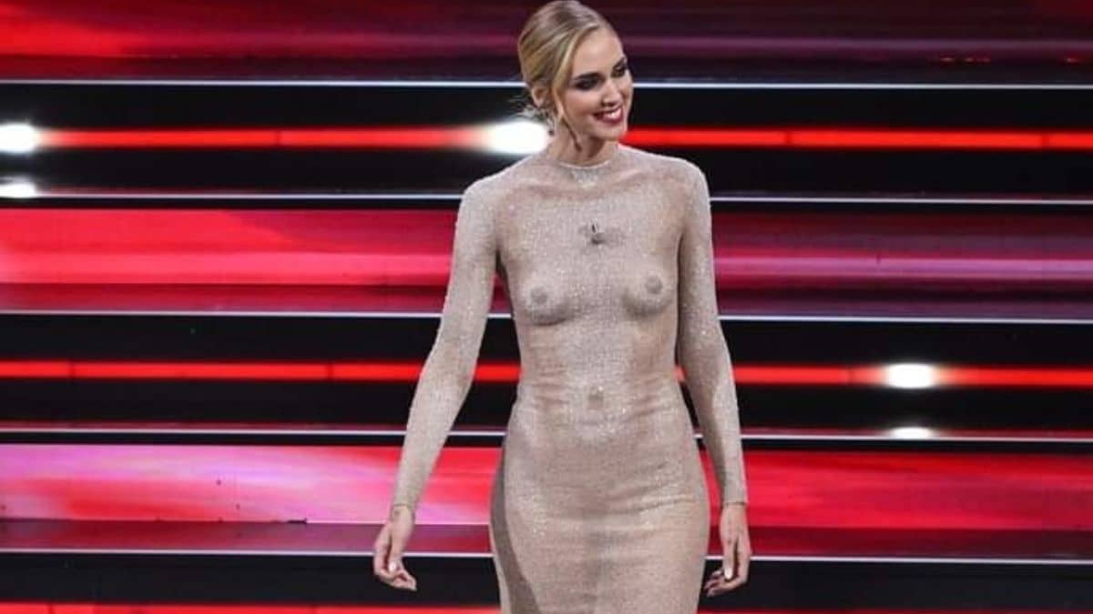 Chiara Ferragni nuda sul palco del Festival di Sanremo: in realtà è un abito disegnato. Il monologo dell’influencer fa il giro del mondo